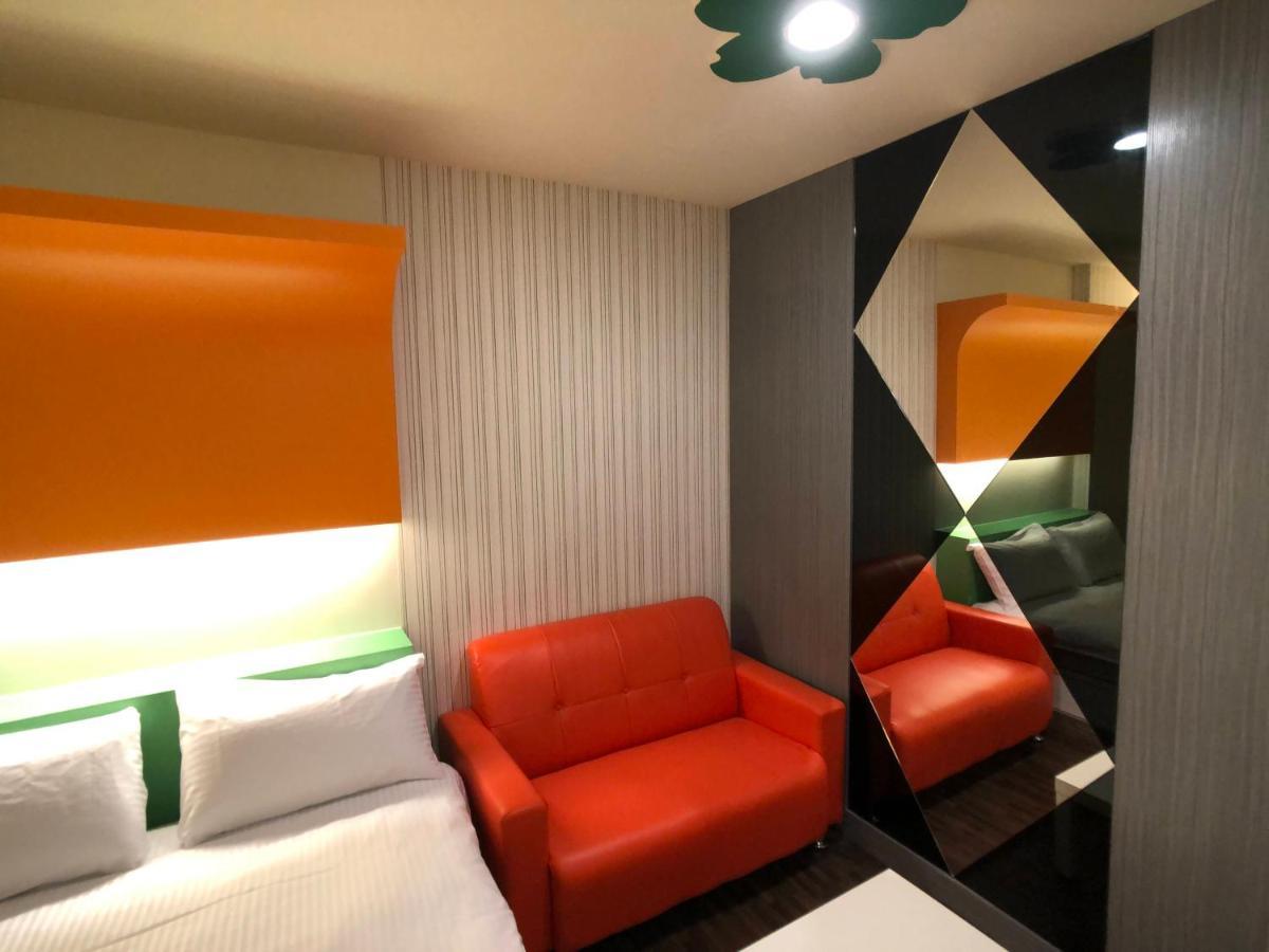 逢甲柏斯青年旅棧 Apartamento Taichung Exterior foto