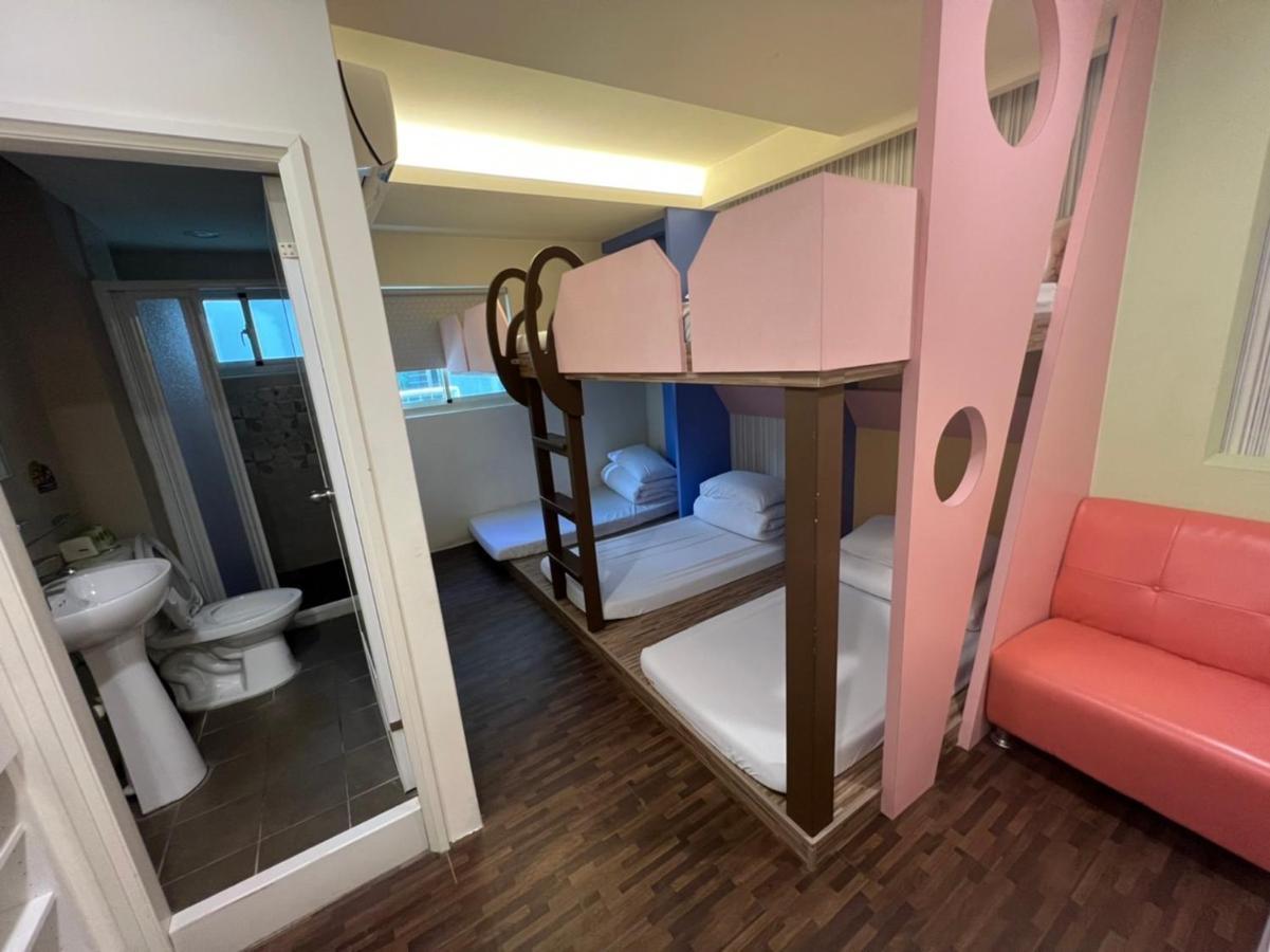 逢甲柏斯青年旅棧 Apartamento Taichung Exterior foto