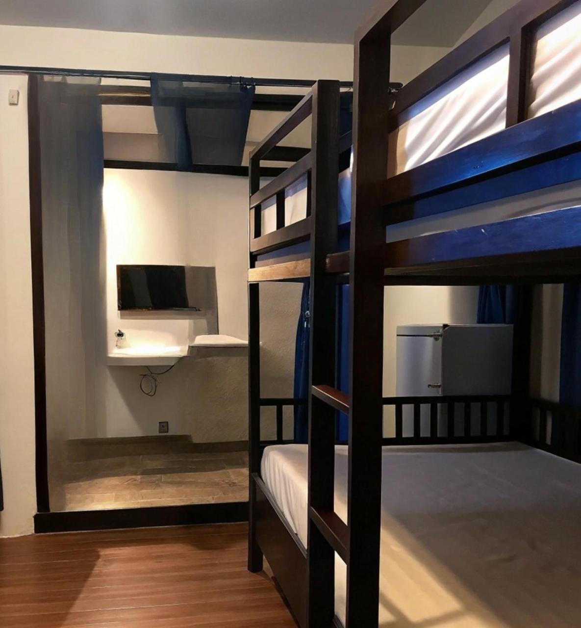 逢甲柏斯青年旅棧 Apartamento Taichung Exterior foto