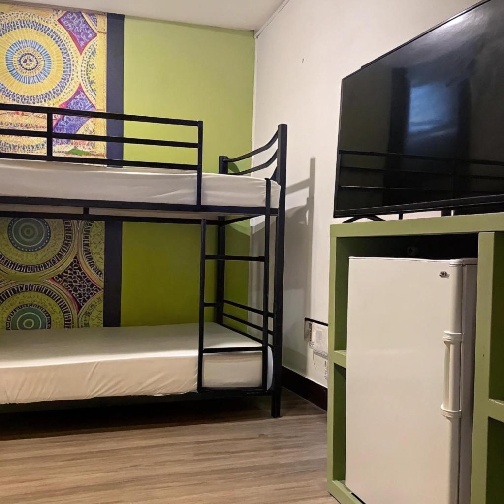 逢甲柏斯青年旅棧 Apartamento Taichung Exterior foto