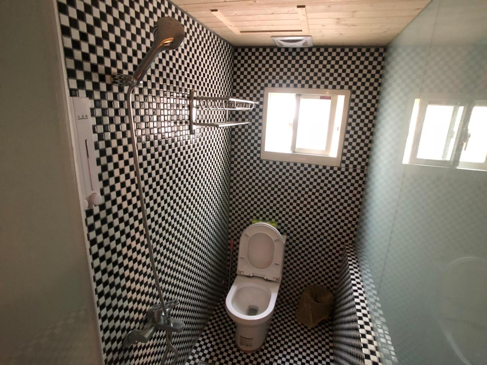 逢甲柏斯青年旅棧 Apartamento Taichung Exterior foto